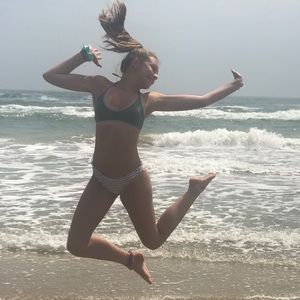 Meet your Posher, Avery